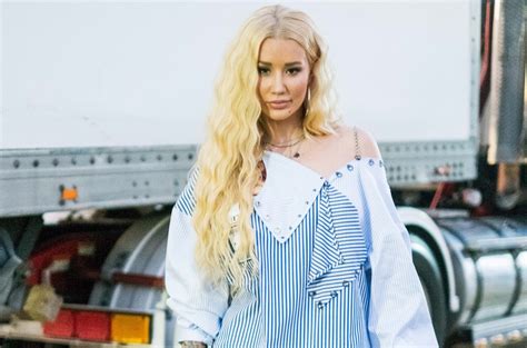 iggy azalea nudes|Iggy Azalea Poses Nude For Fashion Nova Photo Shoot.